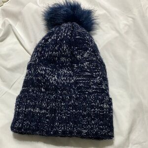 Cozy Navy Blue Knit Pom-Pom Beanie